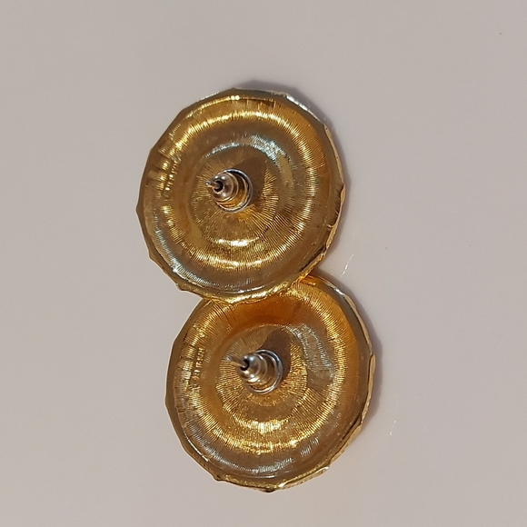 Napier gold tone earrings - Picture 2 of 3